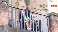 Verdone "sindaco per un giorno", la banda dei Vigili suona "Un sacco bello" al Campidoglio