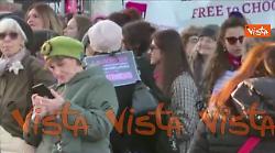 No compassione, sì rivoluzione, i cartelli al corteo transfemminista a Roma