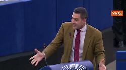 Vannacci a Commissaria Lahbib: Non ha defibrillatore in borsetta per riesumare anti-discriminazione?