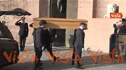 Funerali di Antonino Zichichi, l'arrivo del feretro alla Basilica di Santa Maria degli Angeli