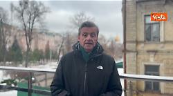 Calenda a Kiev: "L'Italia &egrave; vicina agli ucraini che resistono da quattro anni"