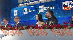 Conti chiede l'applauso in conferenza stampa per Achille Lauro dopo l'esibizione per Crans Montana