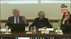 Tajani a Conte, bagarre in Commissione: "Io non sono andato in ginocchio dalla Merkel"