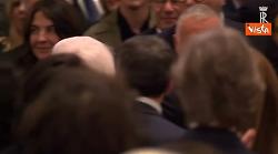 Mattarella lascia la Scala tra gli applausi dopo la cerimonia per i 150 anni del Corriere della Sera