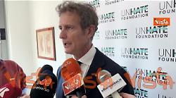 Benetton all'evento di Unhate sulla fragilit&agrave; tra i giovani: Non sono svogliati, cercano spazio