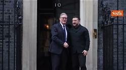 Zelensky ricevuto da premier britannico Starmer a Downing Street, a Londra