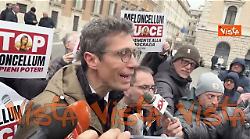 Magi a flash mob di Pi&ugrave; Europa contro legge elettorale: Sembra legge Acerbo del periodo fascista