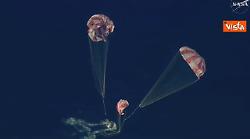 Artemis II rientra sulla Terra dopo il giro intorno alla Luna, ecco l'ammaraggio