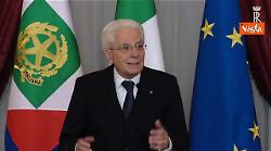 Mattarella: Il mondo sarebbe migliore se i potenti usassero l'autoironia