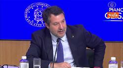 Salvini a domanda su Biennale: 'Io sono sempre d'accordo col Presidente del Consiglio', Meloni ride