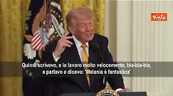 Trump si scusa con Melania ridendo: Il correttore automatico la trasformava in 'Melody'