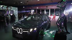 A Perugia la nuova BMW iX3: oltre 800 km di autonomia, ricarica lampo e un debutto tra arte e territorio