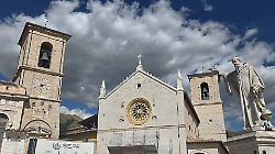 Pi&ugrave; soldi per Norcia e nuove misure per la ricostruzione privata