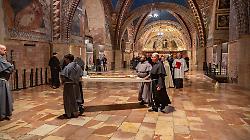 Le spoglie di San Francesco riposte nella tomba: chiuso il mese dell'ostensione. Video