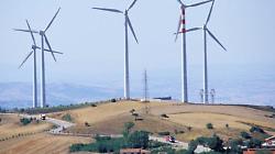 Spunta un altro impianto eolico, il progetto: 7 aerogeneratori alti fino a 135 metri. Via alla valutazione dell'impatto ambientale