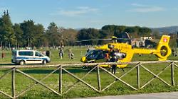 Gubbio, si sente male ma non c'&egrave; un'ambulanza disponibile. Anziano trasportato dalla polizia locale e poi con l'elisoccorso