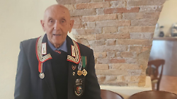 Citt&agrave; di Castello, nessun regalo ma beneficenza per gli orfani dei carabinieri: il bel gesto del maresciallo Franco Masini alla festa dei suoi 90 anni