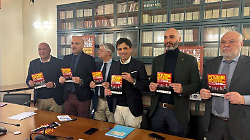 Opposizione, presentata una petizione contro la manovra: no all'aumento dell&rsquo;Irpef