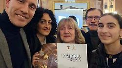 Premio a Maria Contigiani, ha ricevuto il riconoscimento Umbria in Rosa 2025 : &ldquo;Ha trasformato la maglieria&rdquo;