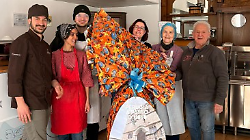 Maxi uovo di cioccolato donato alla mensa della Caritas diocesana di Perugia