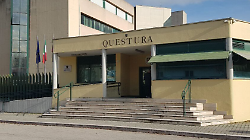 Rimpatriato un pluripregiudicato nigeriano: precedenti per rapina, spaccio e resistenza a pubblico ufficiale