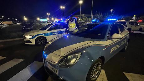 Centro blindato per i controlli delle forze dell'ordine sulla movida. Multe a raffica e un daspo urbano