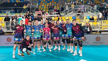 Che cuore per la Sir Sicoma Monini, vittoria al tie-break a Las Palmas