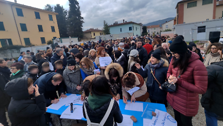 Caso Alighieri, manifestazioni in citt&agrave;: "A rischio il progetto Scuola aperta"