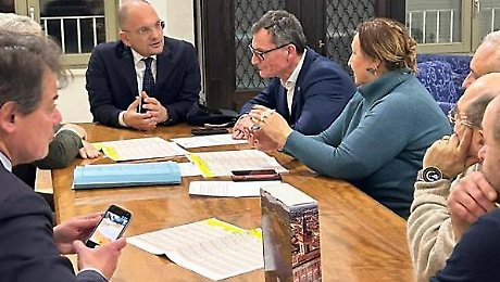 Lavori nelle scuole: il faccia a faccia tra Castelli e Cesaro