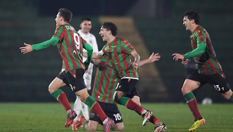 Dubickas-Kerrigan, uno due micidiale: la Ternana batte il Ravenna (2-0)