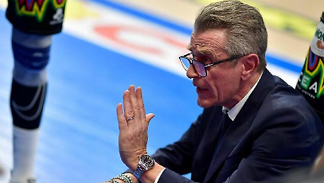 "Block Devils, tenere duro". Le parole di coach Lorenzetti sul momento della squadra e l&rsquo;ultima gara del girone di Champions