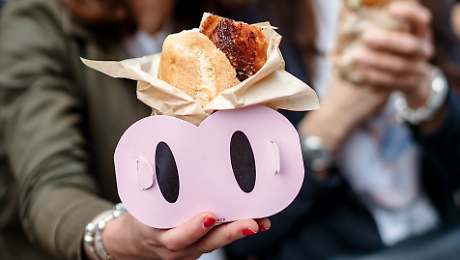 Il trasferimento di Porchettiamo a Todi scatena la rabbia del Comune di Gualdo Cattaneo: "Siamo stupiti, pronti a tutelarci in tutte le sedi"