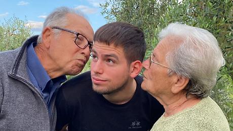 Narni, ancora telefonate moleste a casa dei nonni dell'influencer Thomas Rossini. "Saranno costretti a staccare la linea fissa"