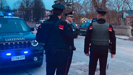 Girava per strada con un coltello a serramanico: denunciato 20enne