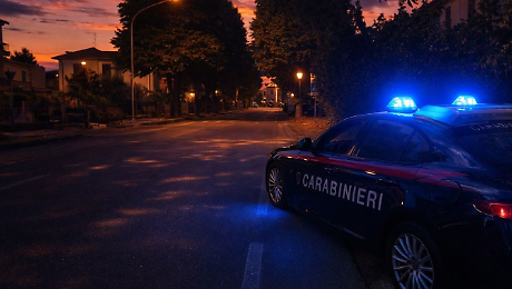 Sorpreso in auto con 14 involucri di cocaina: arrestato 21enne