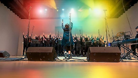 Alla chiesa della Consolazione arriva l&rsquo;energia del Gospel: sul palco i 40 componenti del Joyful Singing Choir