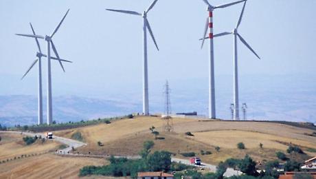 Spunta un altro impianto eolico, il progetto: 7 aerogeneratori alti fino a 135 metri. Via alla valutazione dell'impatto ambientale