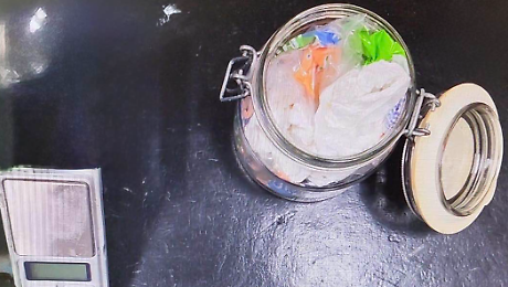 Nasconde la cocaina all'interno di un freezer: arrestato 55enne