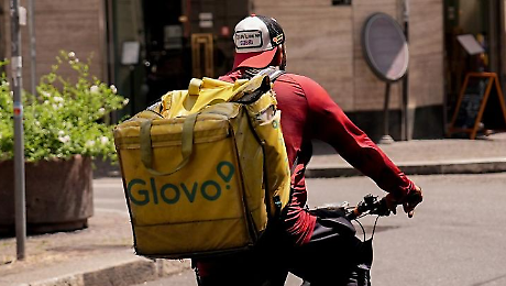 Tesserini obbligatori per i rider: oltre 40 gi&agrave; emessi, 20 in arrivo e sanzioni per chi non ce l'ha