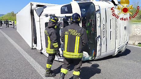Incidente tra due auto a Narni sulla statale 675 Umbro Laziale: stop al traffico in entrambe le direzioni