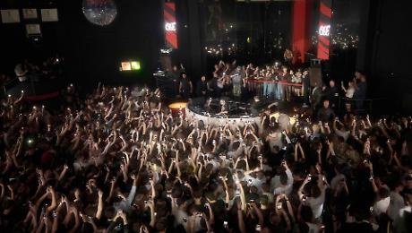 Il concerto di Pequeno il sabato di Pasqua