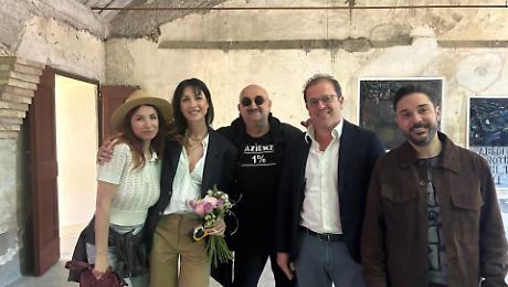 Narni, "blitz" alla Corsa all'Anello per Ema Stokholma e Andrea Delogu: ospiti all'inaugurazione di "Off ur"