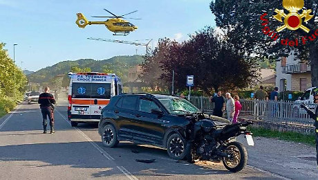 Scontro tra moto e auto in localit&agrave; San Secondo: motociclista elitrasportato in gravi condizioni. &Egrave; cosciente