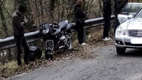 Muore nello scontro con una bici, perde la vita in moto l'imprenditore Marco Clementi