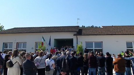 Dopo due anni di lavori riapre la scuola a Verna