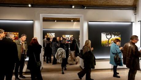 Montefalco, oltre 13 mila visitatori per Steve McCurry: prorogata la mostra fino al 5 luglio