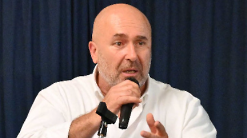 Gli occhi del governo sul sindaco di Terni, Pd chiede ispezione. Piantedosi: "Monitoriamo la situazione"