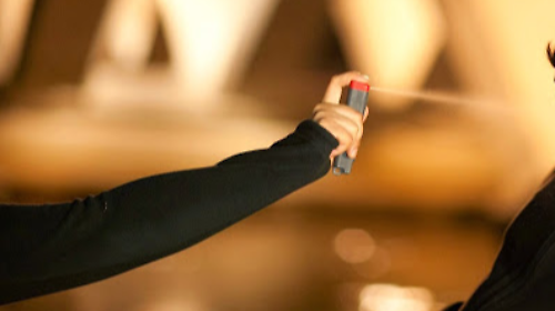 Risse con spray al peperoncino, rapine e disordini: chiusura di 15 giorni per un locale di Perugia