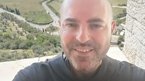 Terni, lascia la divisa di finanziere: oggi è frate minore francescano. Cerimonia in duomo per il 48enne ternano