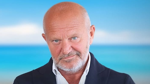 Chi è Andrea Pucci. L'origine del nome d'arte, il passato da gioielliere, il divorzio, la figlia e la relazione con Priscilla Prado